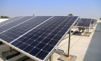 4.1 Saulės energijos panaudojimas mažinant bendrovės kaštus ir taikant mažesnį tarifą Bendrovės klientams. Saulės elektrinių įrengimas.jpg
