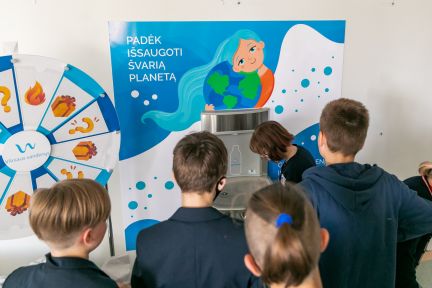Naujais mokslo metais Vilniaus miesto moksleivius pasitinka mokyklose įrengtos gertuvės 