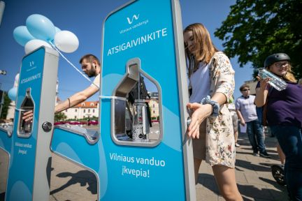 Aplinką tausojantiems vilniečiams – dar viena galimybė nemokamai atsigaivinti ir išvengti plastiko