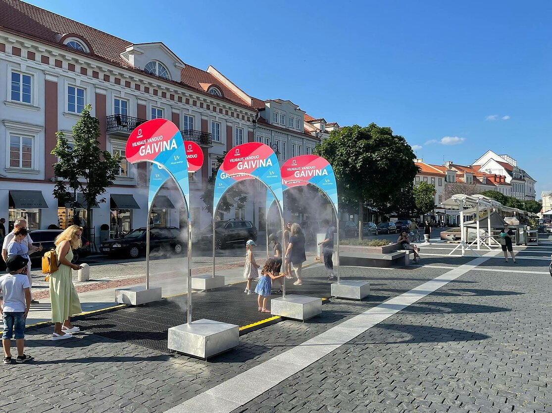 Vilniuje per stichinę kaitrą gyventojus vėsins vandens dulksna
