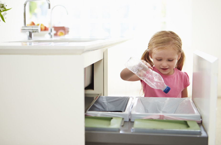 Tai, ką žinoti turėtų kiekvienas: kodėl negalima plastikinio buteliuko naudoti antrą kartą?