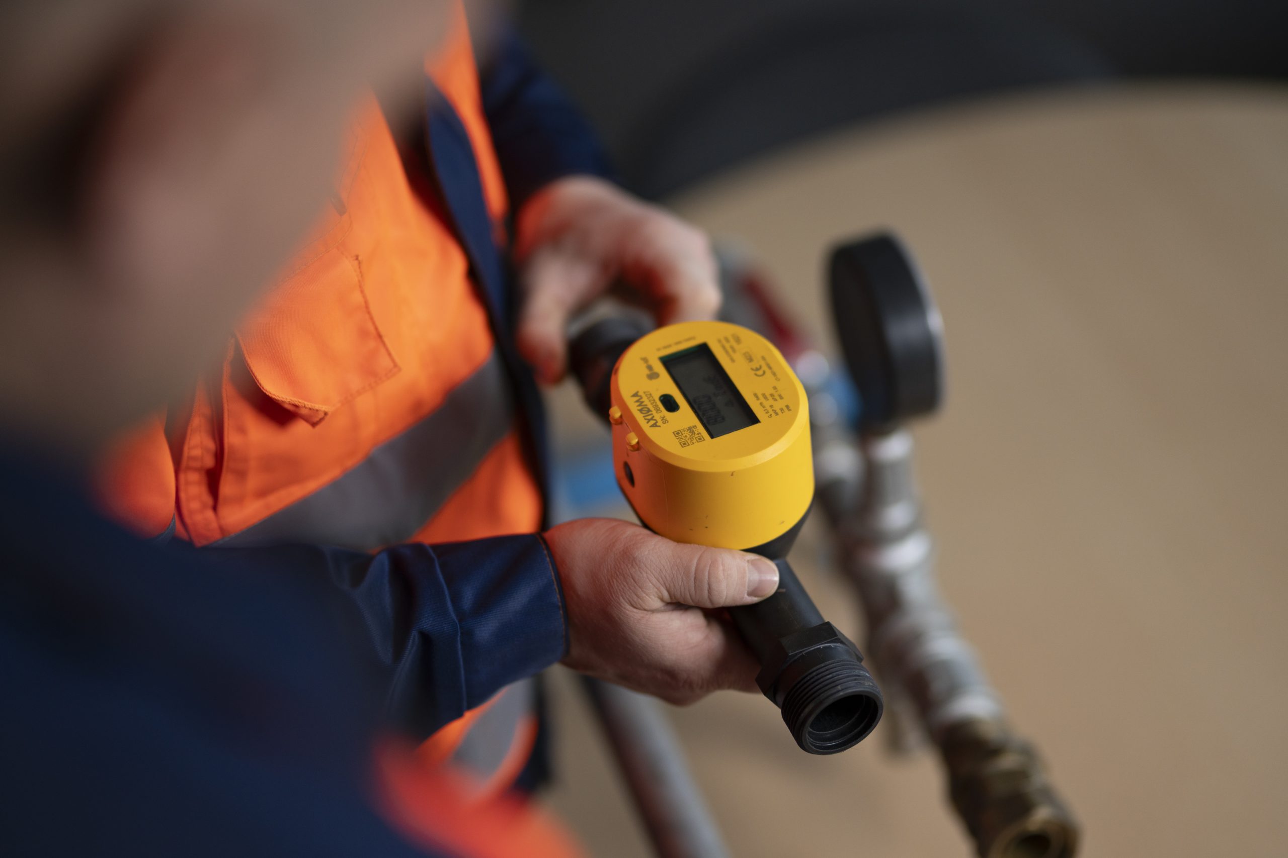 „Vilniaus vandenų“ perspėjimus dėl šąlančių vamzdžių gavo šimtai gyventojų: išmanieji skaitikliai būstuose fiksuoja itin žemą vandens temperatūrą