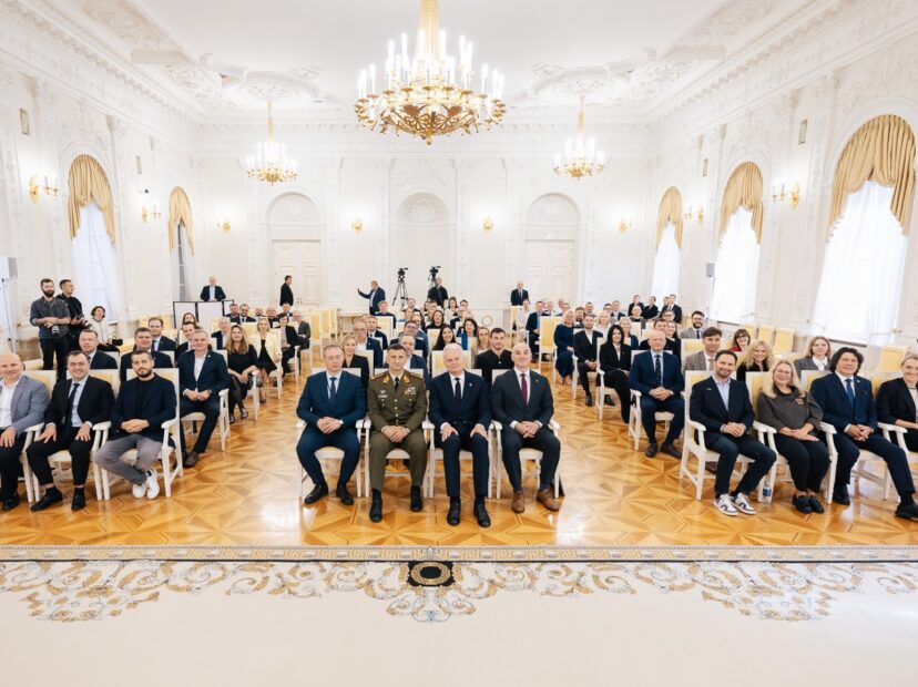 Chartijos pasirašymas. Foto: Eitvydas Kinaitis, LR Prezidentūra.