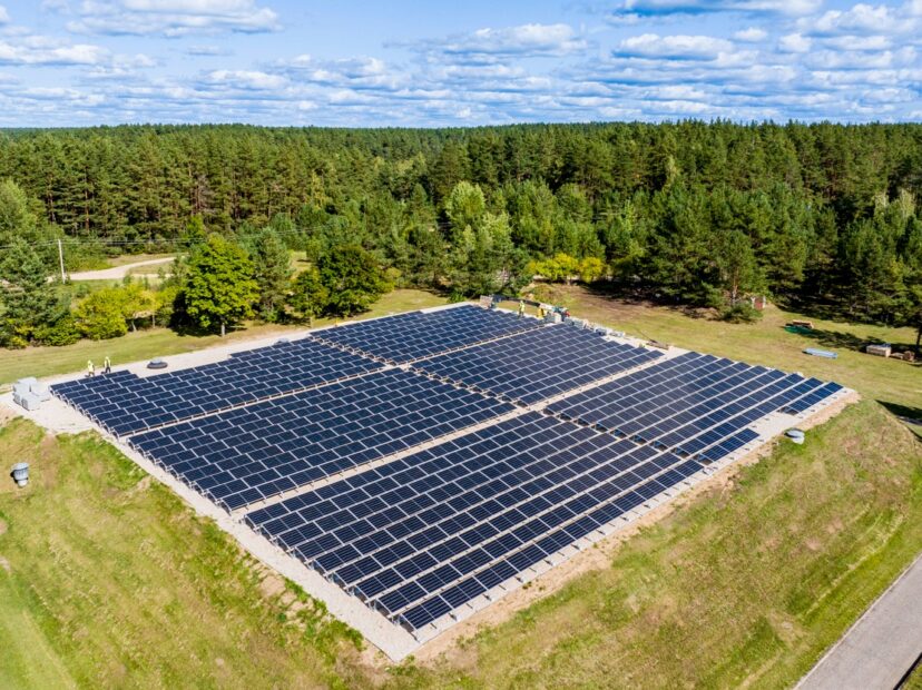 „Vilniaus vandenys“ per šiuos ir 2027 metus planuoja įrengti penkias naujas saulės elektrines